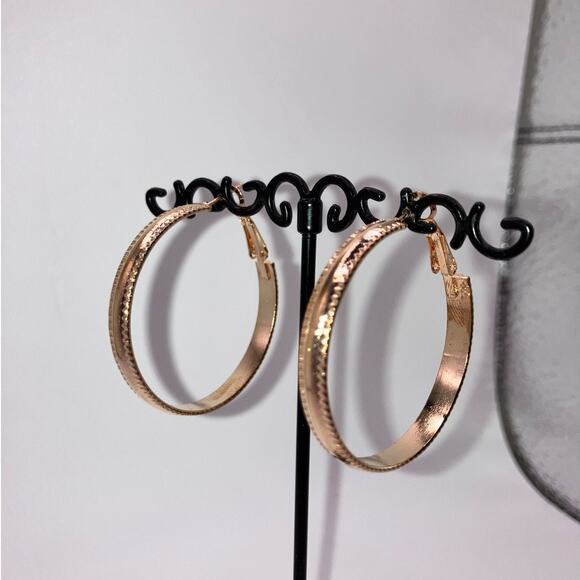 Textured Edges Gold-Tone Hinged Large Hoop 1.5" Earrings! - Picture 4 of 7
